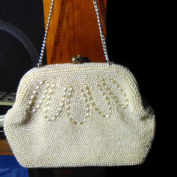 Japanese Faux Pearl Beaded Pinkish Beige Satin Lined Snap Clutch Evening Purse - Picture 16 of 17